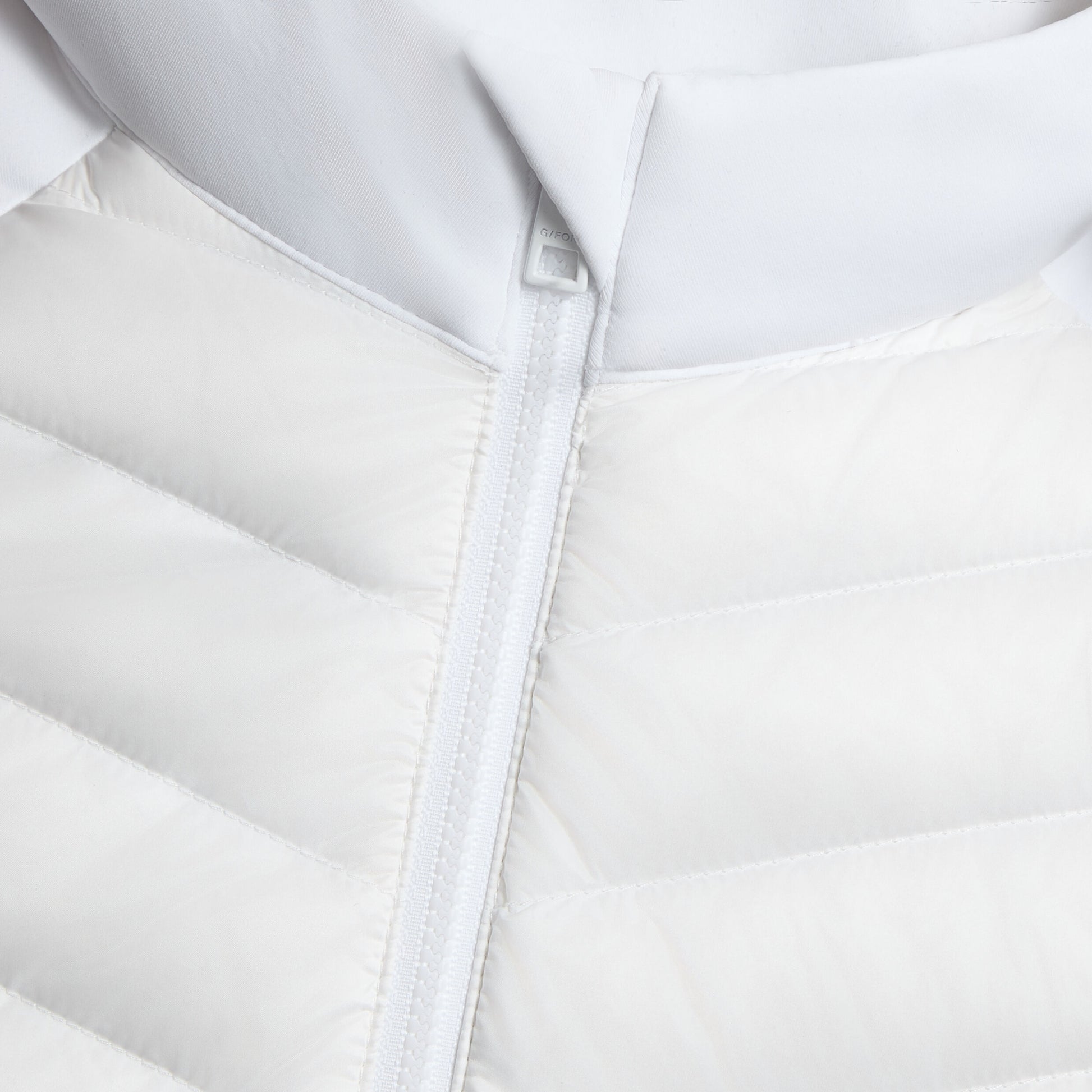 G/FORE V-DOWN QUILTED HYBRID JACKET