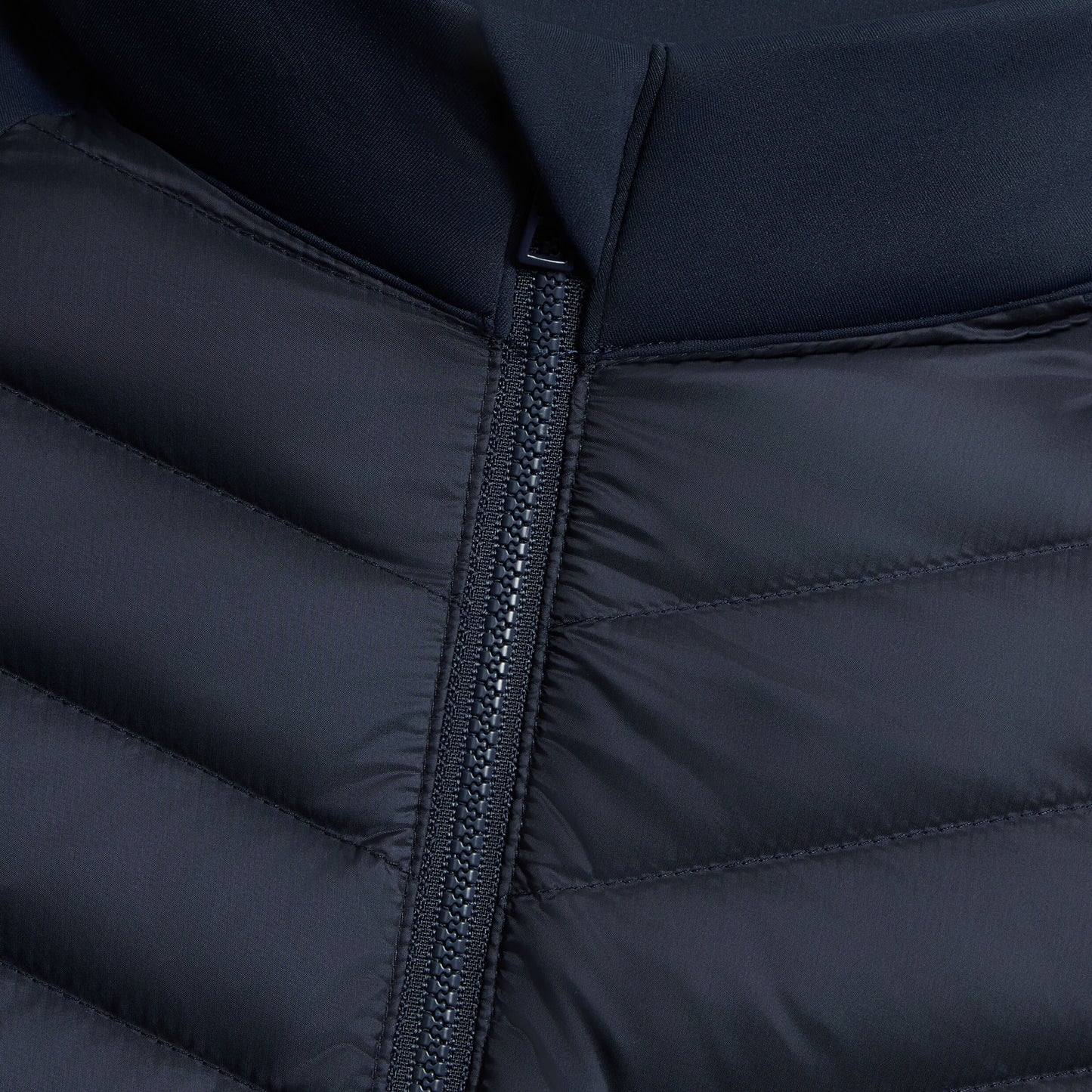G/FORE V-DOWN QUILTED HYBRID JACKET