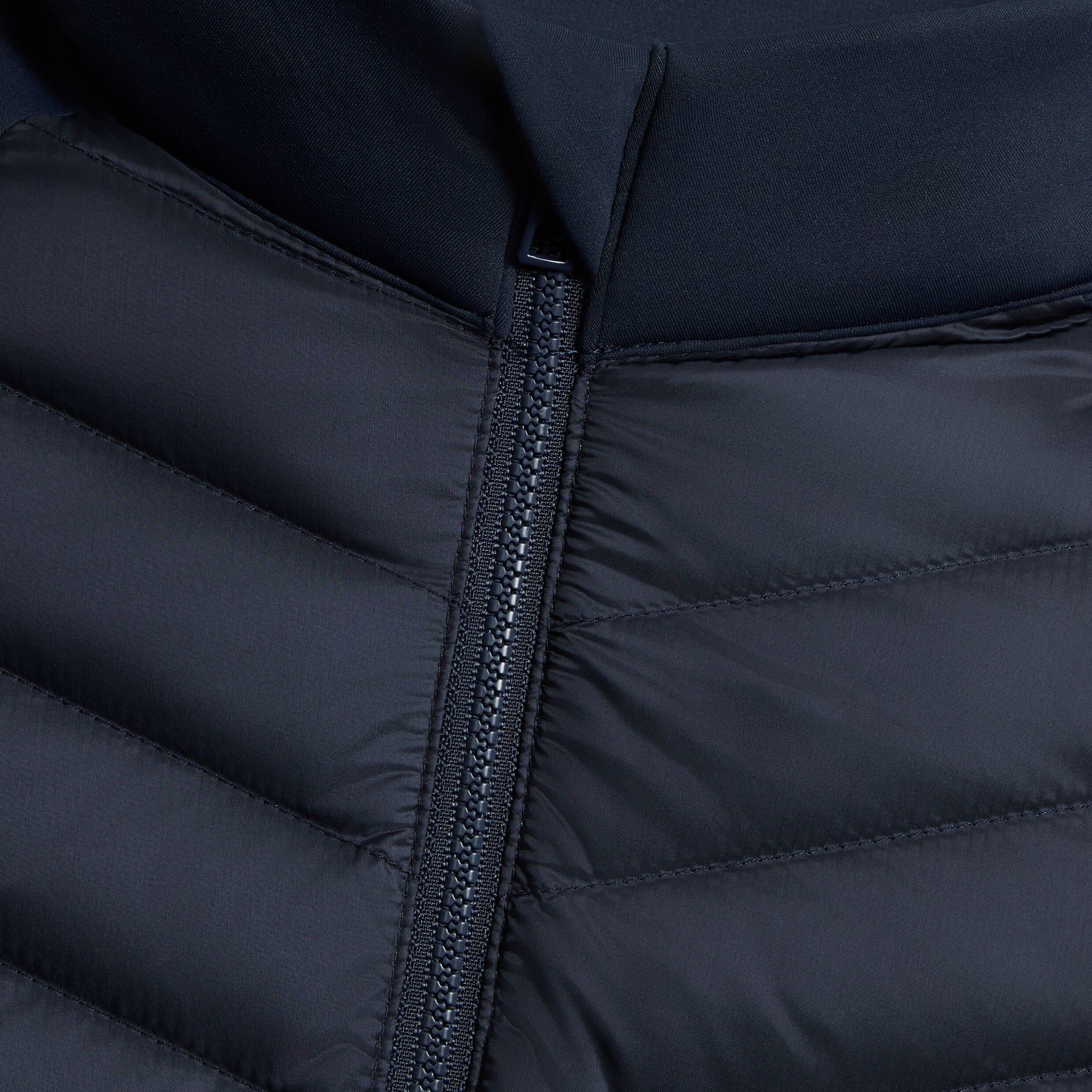 G/FORE V-DOWN QUILTED HYBRID JACKET